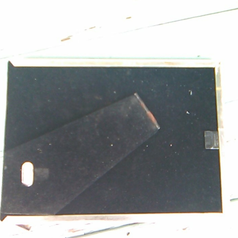 Distressed White Photo Frame with shell - Picture 3 of 5